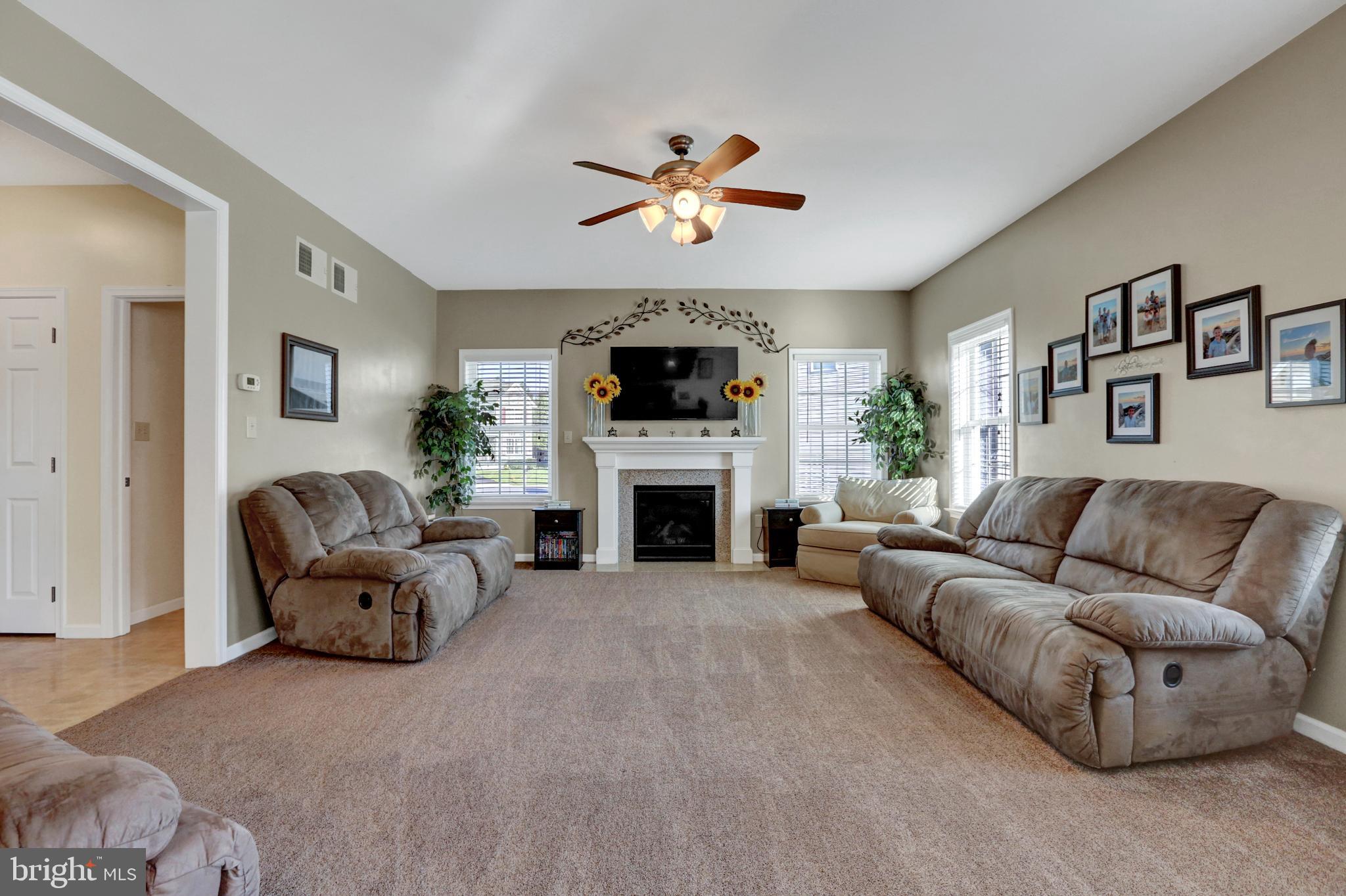 661 Warminster Lane Lititz, PA 17543 - Photo 7 of 41 Gallery Image 7