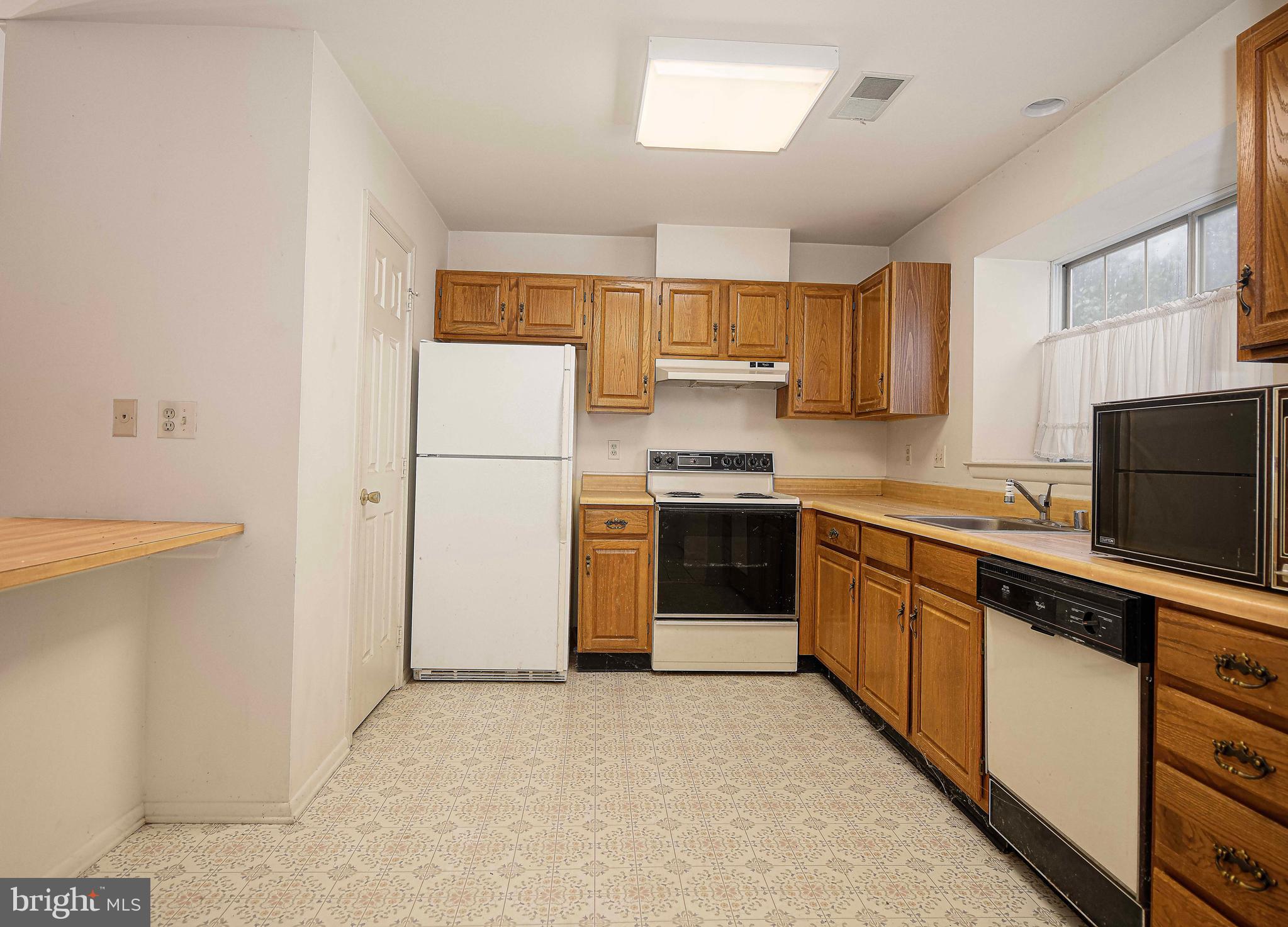 16 Campton Court Nottingham, MD 21236 - Photo 12 of 27