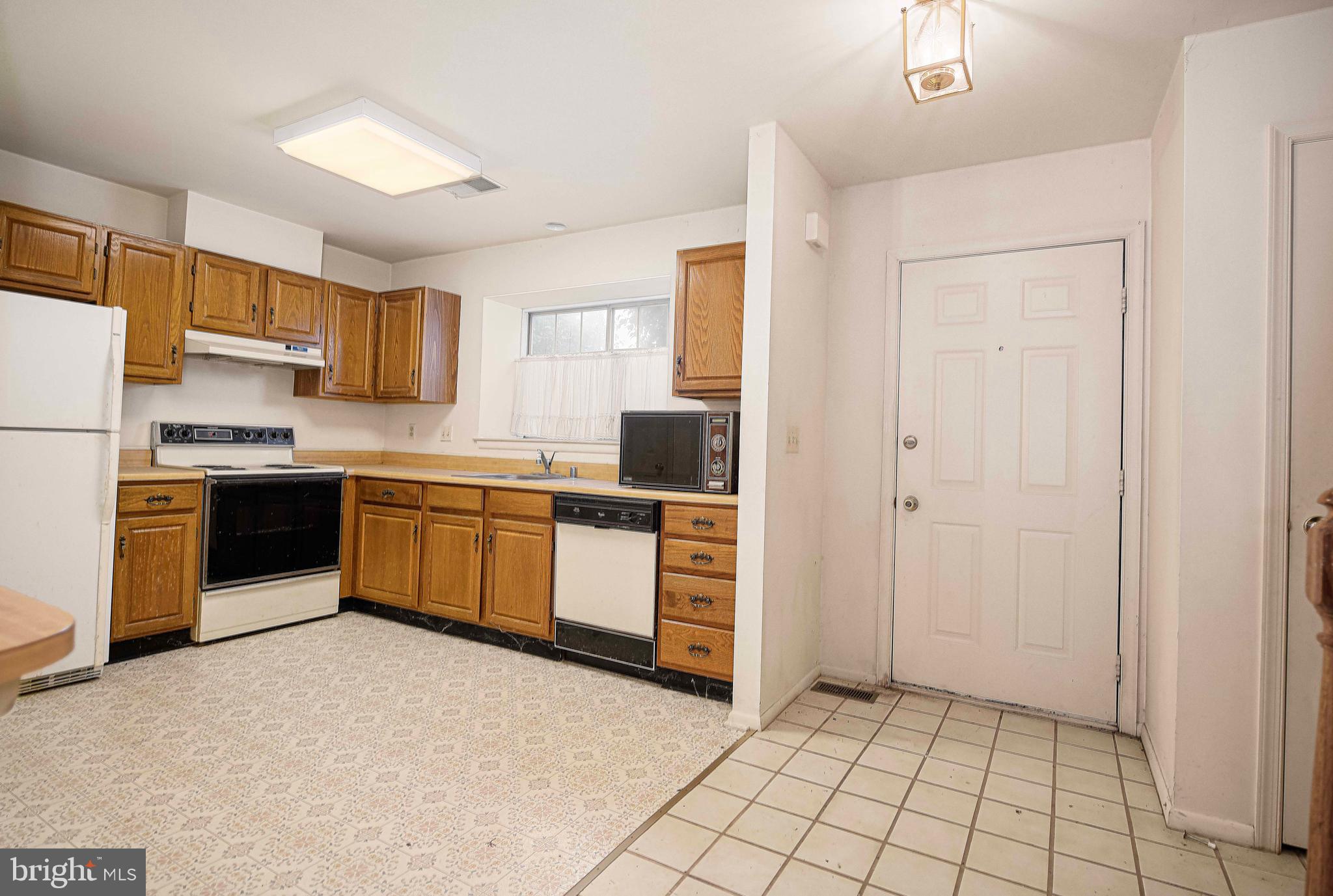 16 Campton Court Nottingham, MD 21236 - Photo 13 of 27