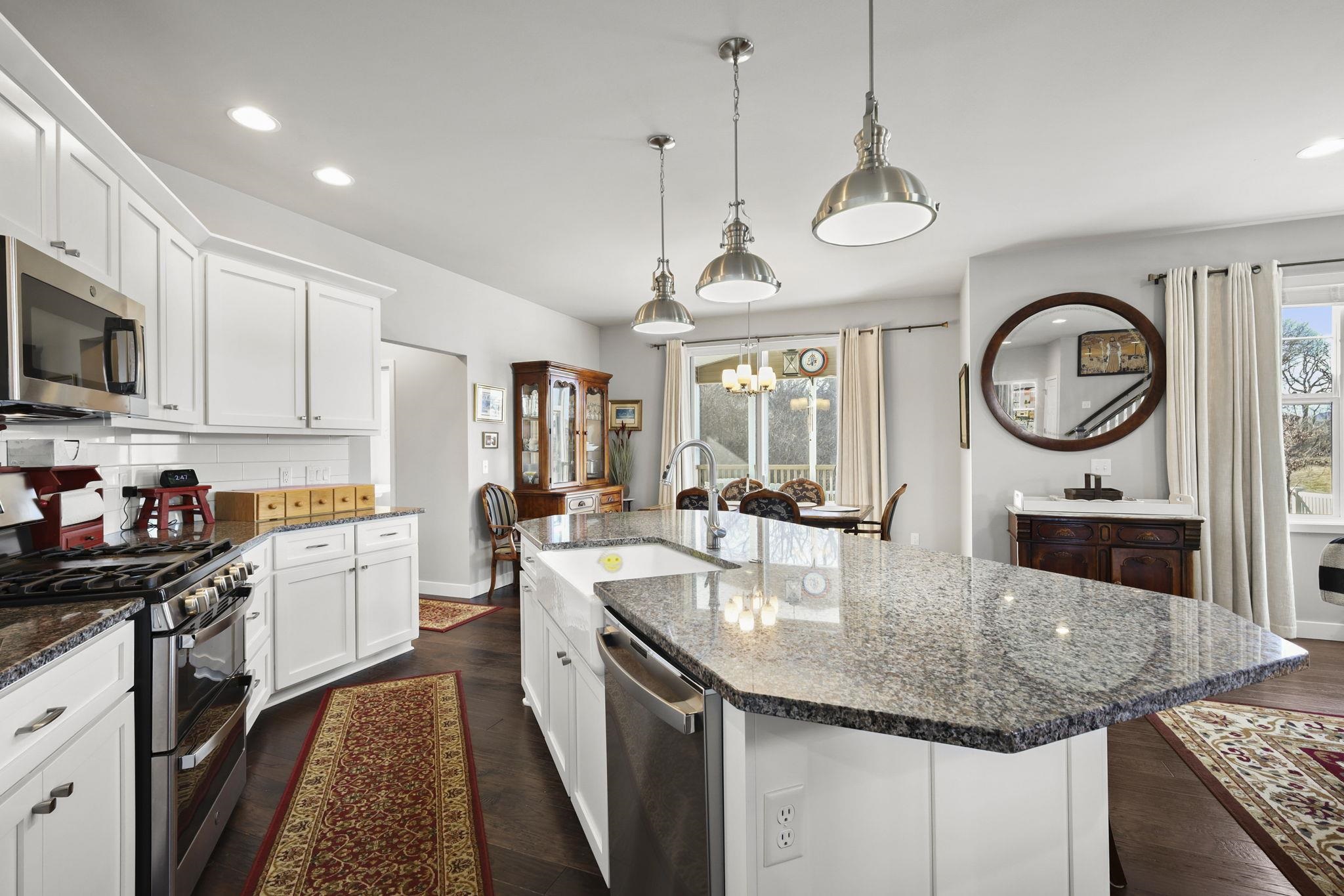 1232 Twisted Branch Way Sun Prairie, WI 53590 - Photo 3 of 62