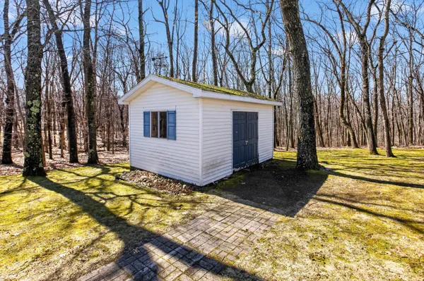 $190,000 | 4161 Mockingbird Circle, Farwell, MI 48622