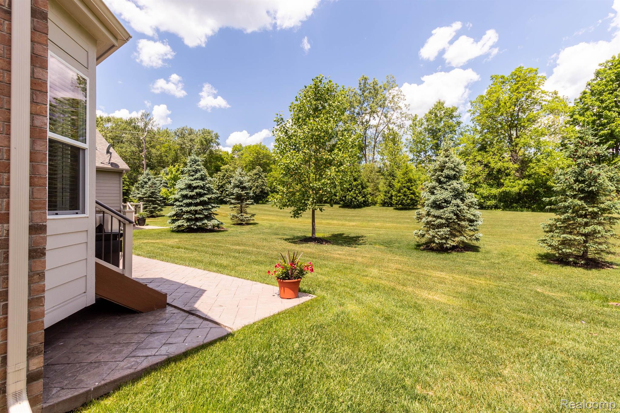 49368 Hawksburry Road Canton, MI 48188 - Photo 41 of 48 Gallery Image 41