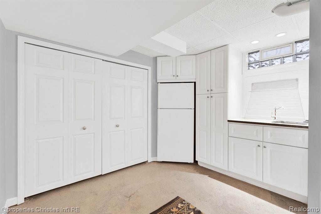 1748 Webster Street Birmingham, MI 48009 - Photo 19 of 32