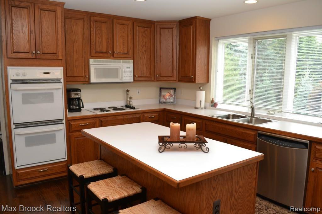 3077 Mapleridge Court Rochester Hills, MI 48309 - Photo 24 of 49