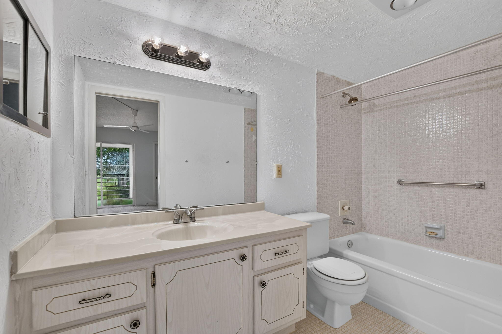 2049 Ventnor Crescent, Unit 2049 Deerfield Beach, FL 33442 - Photo 13 of 42 15-web-or-mls-DSC_1195