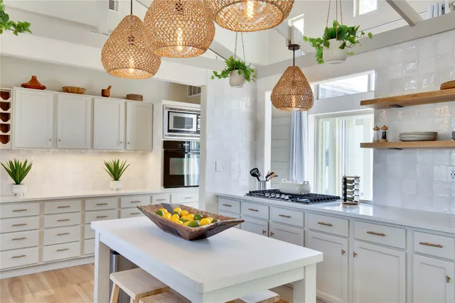 $1,799,000 | 609 South Creekwood Drive, Driftwood, TX 78619