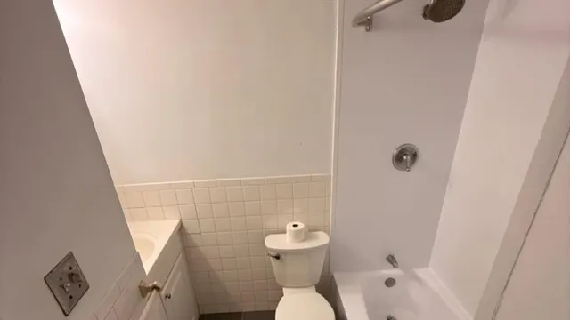 $2,000 | 12 Woodland Street, Unit 34, Everett, MA 02149