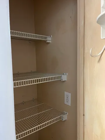 $2,000 | 12 Woodland Street, Unit 34, Everett, MA 02149