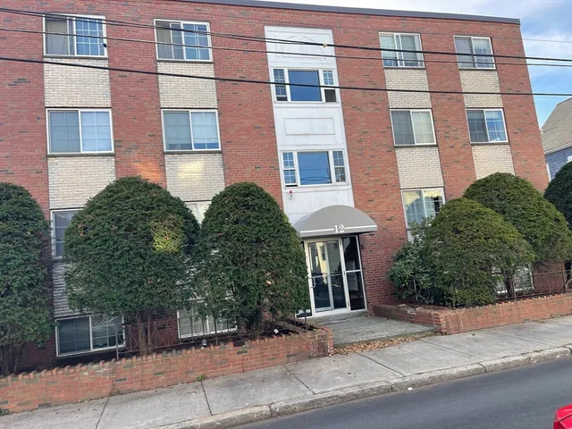 $2,000 | 12 Woodland Street, Unit 34, Everett, MA 02149