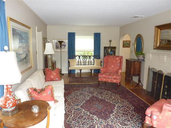 89 Jordan Road Brookline, MA 02446 - Photo 3 of 17 Gallery Image 3