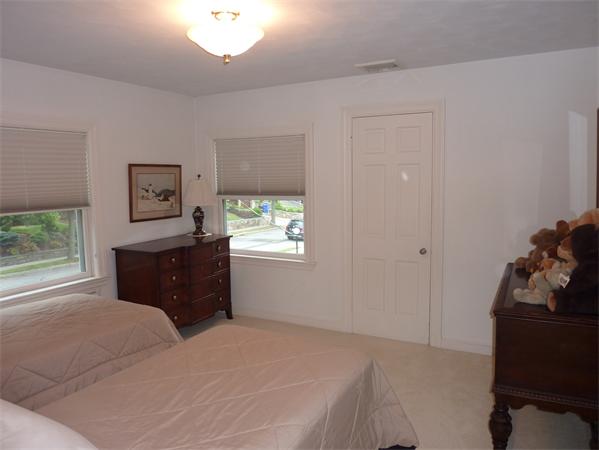89 Jordan Road Brookline, MA 02446 - Photo 9 of 17 Gallery Image 9