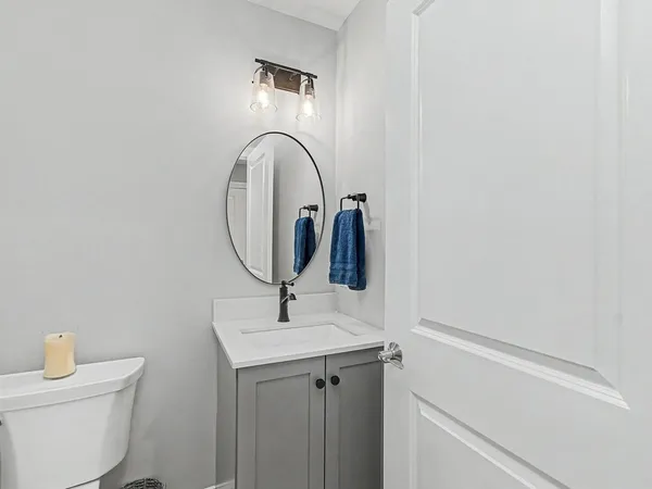 $699,000 | 262 Midland Avenue, Unit 3, South Burlington, VT 05403