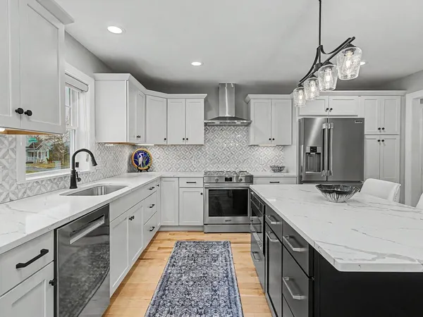$699,000 | 262 Midland Avenue, Unit 3, South Burlington, VT 05403