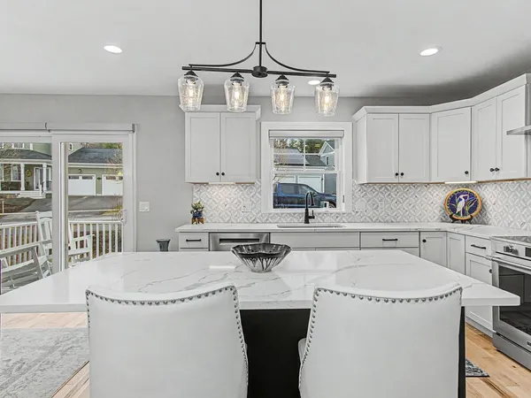 $699,000 | 262 Midland Avenue, Unit 3, South Burlington, VT 05403