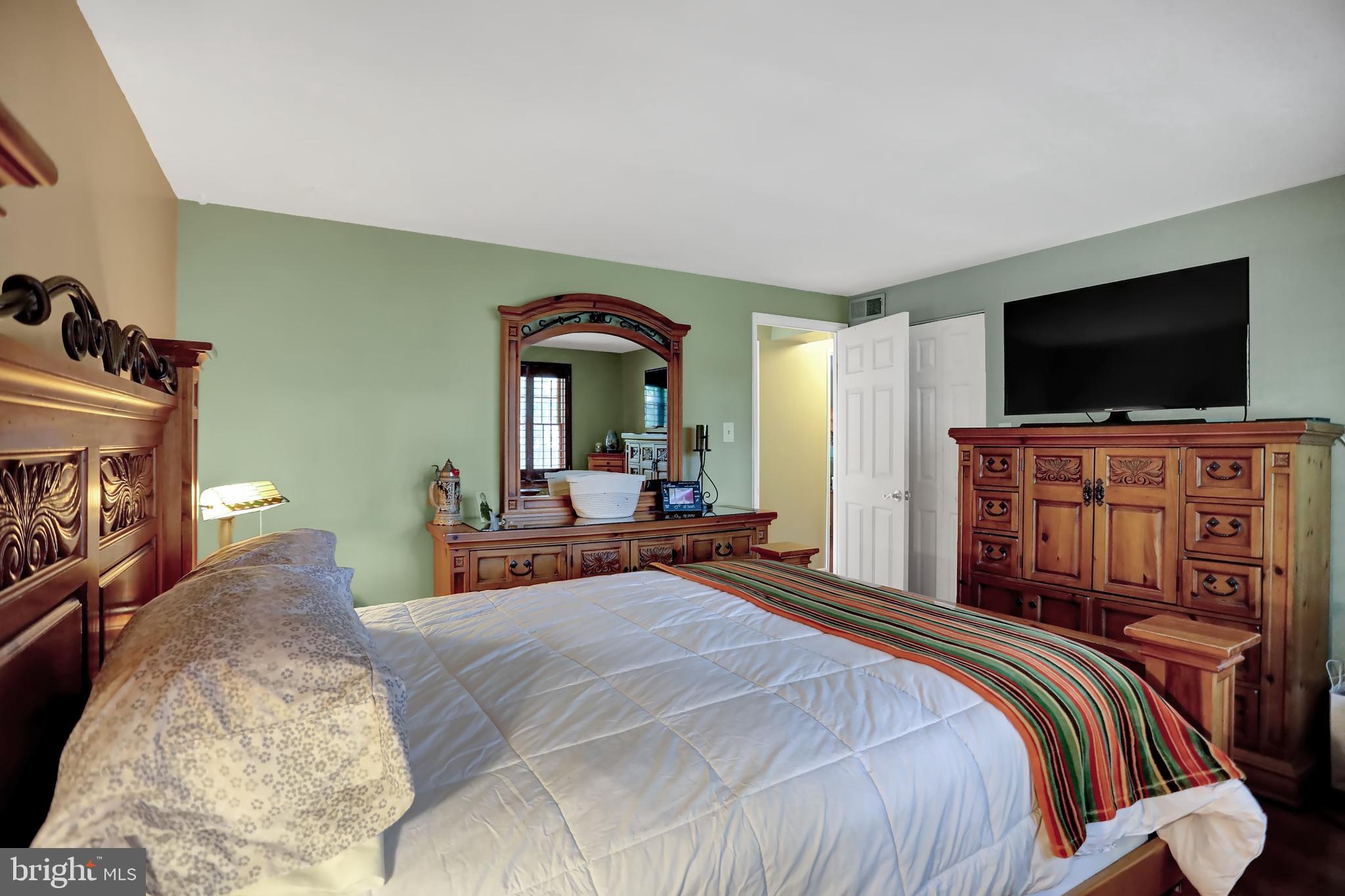 2421 Lodge Farm Road Baltimore, MD 21219 - Photo 12 of 43 bedroom