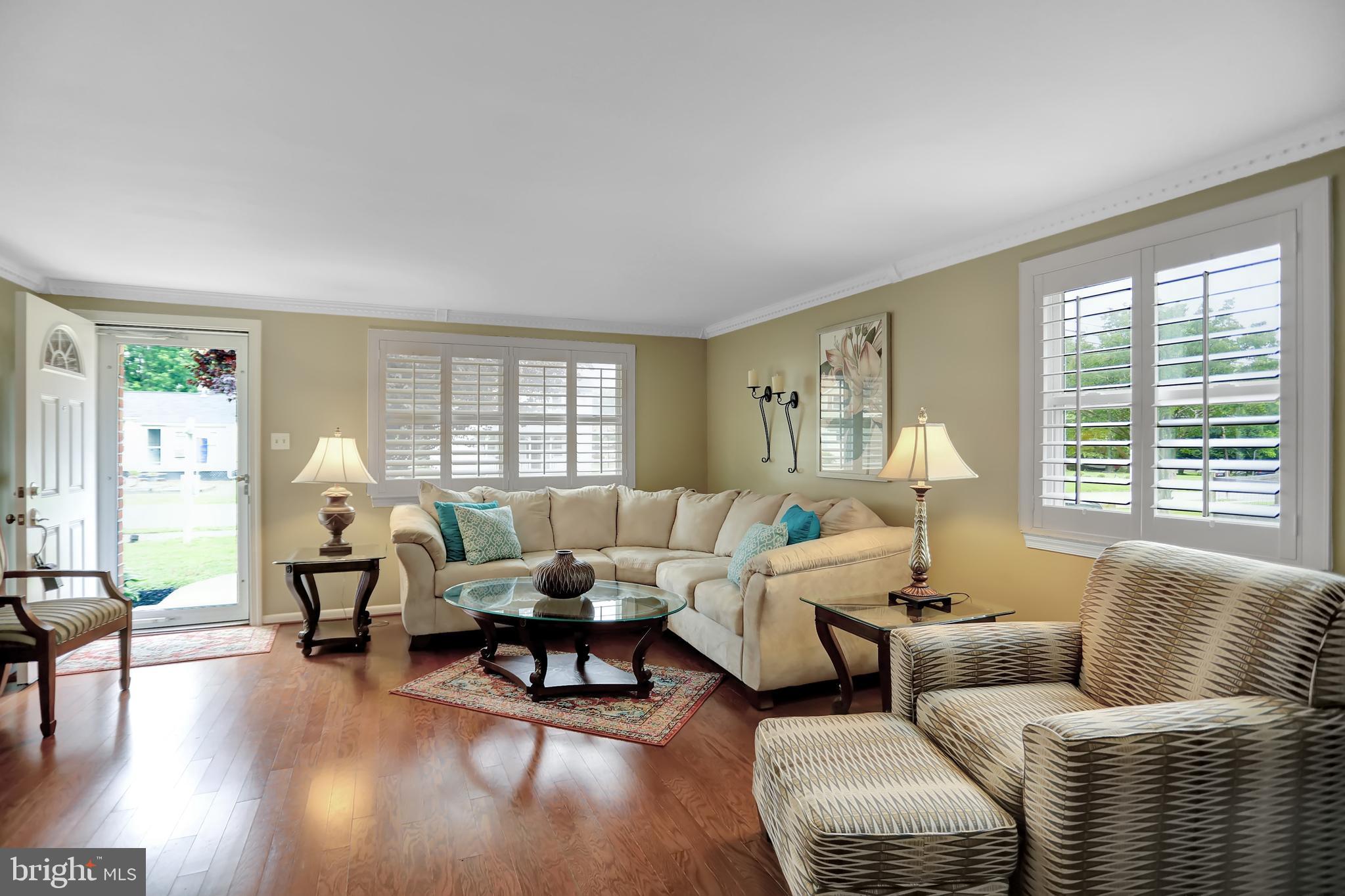 2421 Lodge Farm Road Baltimore, MD 21219 - Photo 15 of 43 huge living room