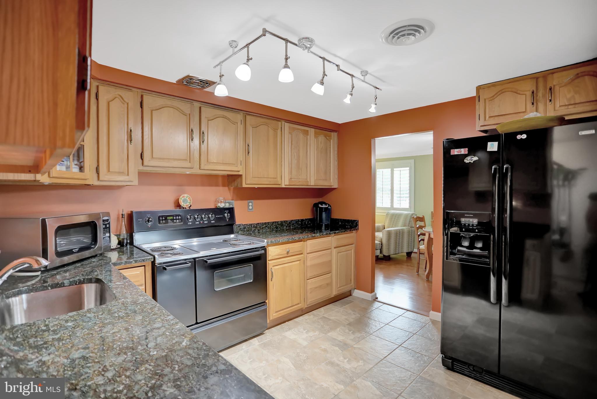 2421 Lodge Farm Road Baltimore, MD 21219 - Photo 21 of 43