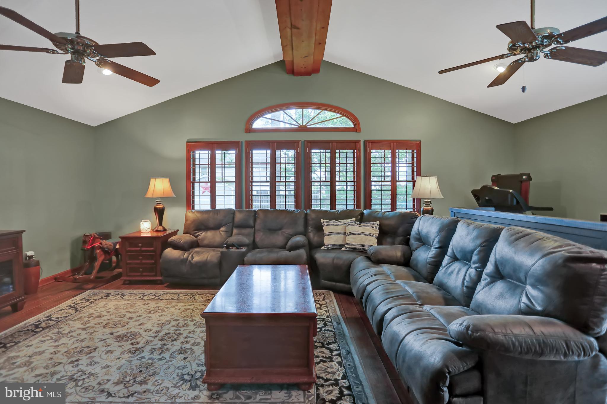 2421 Lodge Farm Road Baltimore, MD 21219 - Photo 26 of 43 family room