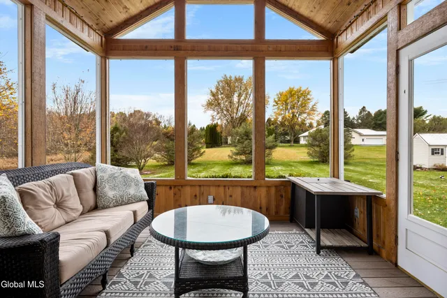 $634,500 | 74 Moreland Drive, Halfmoon, NY 12118