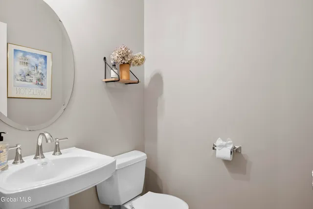 $634,500 | 74 Moreland Drive, Halfmoon, NY 12118