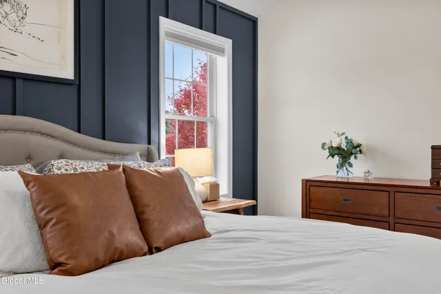 $634,500 | 74 Moreland Drive, Halfmoon, NY 12118