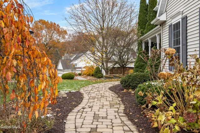 $634,500 | 74 Moreland Drive, Halfmoon, NY 12118