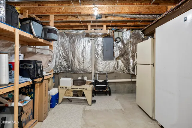 $634,500 | 74 Moreland Drive, Halfmoon, NY 12118