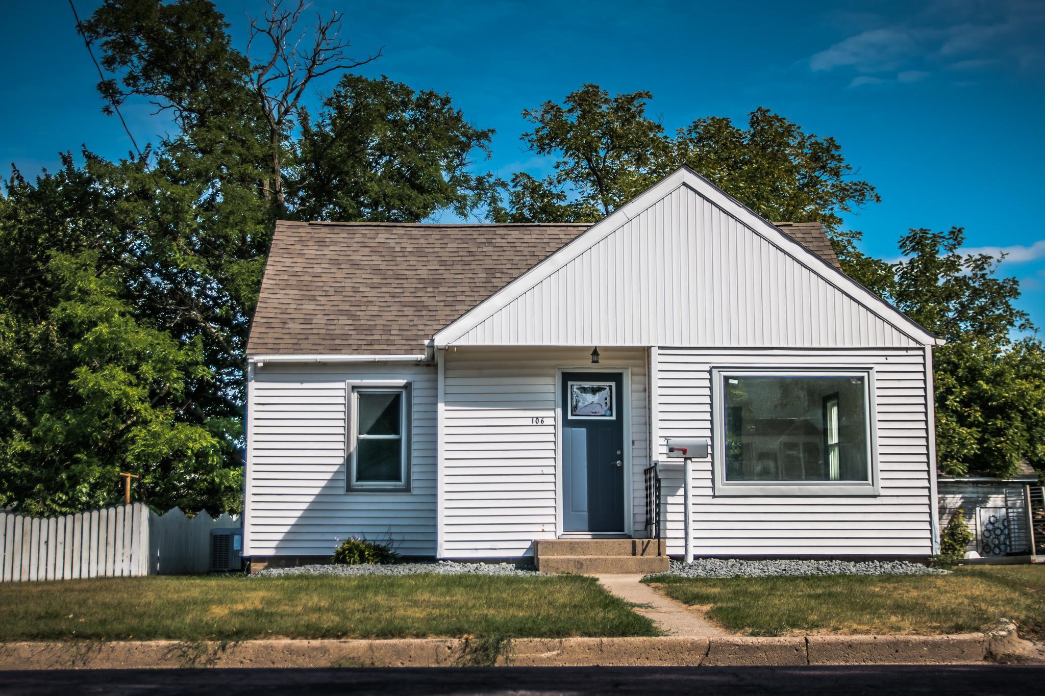 106 6th Street Jackson, MN 56143 - Photo 1 of 1 Gallery Image 1
