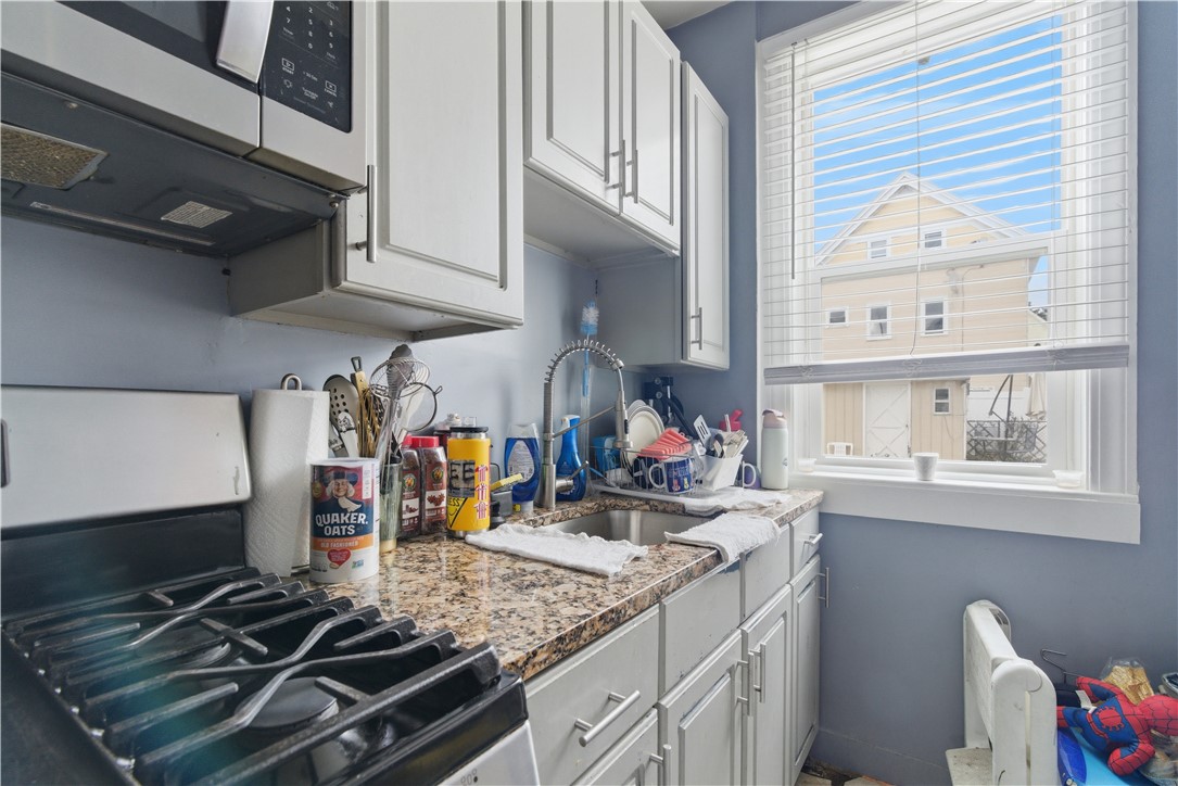 85 Hendricks Street Central Falls, RI 02863 - Photo 20 of 46