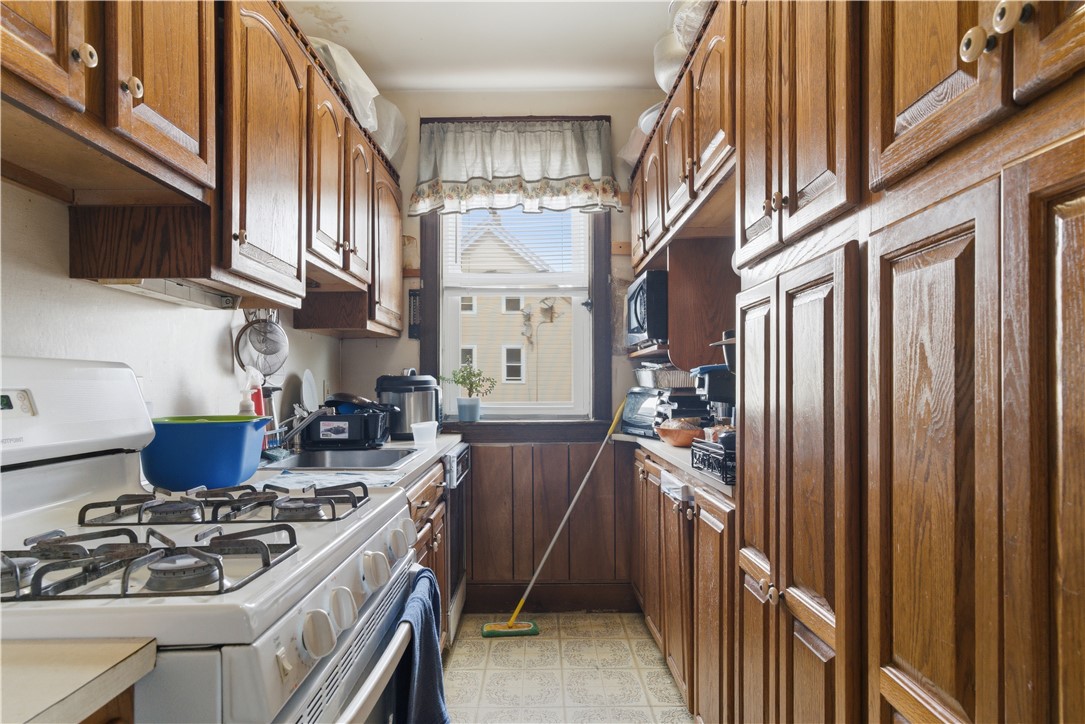 85 Hendricks Street Central Falls, RI 02863 - Photo 28 of 46
