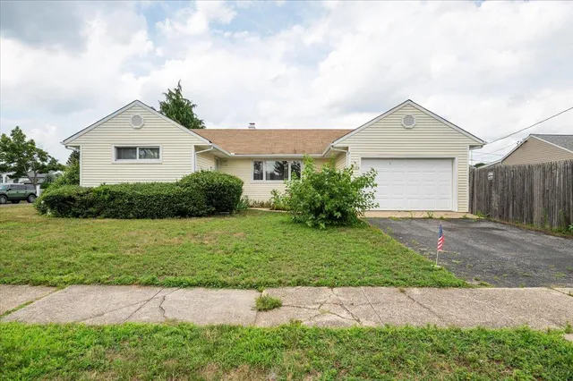 $715,000 | 49 Cheshire Road, Bethpage, NY 11714