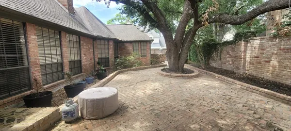 $2,300 | 5106 Olympia Fields Lane, Houston, TX 77069
