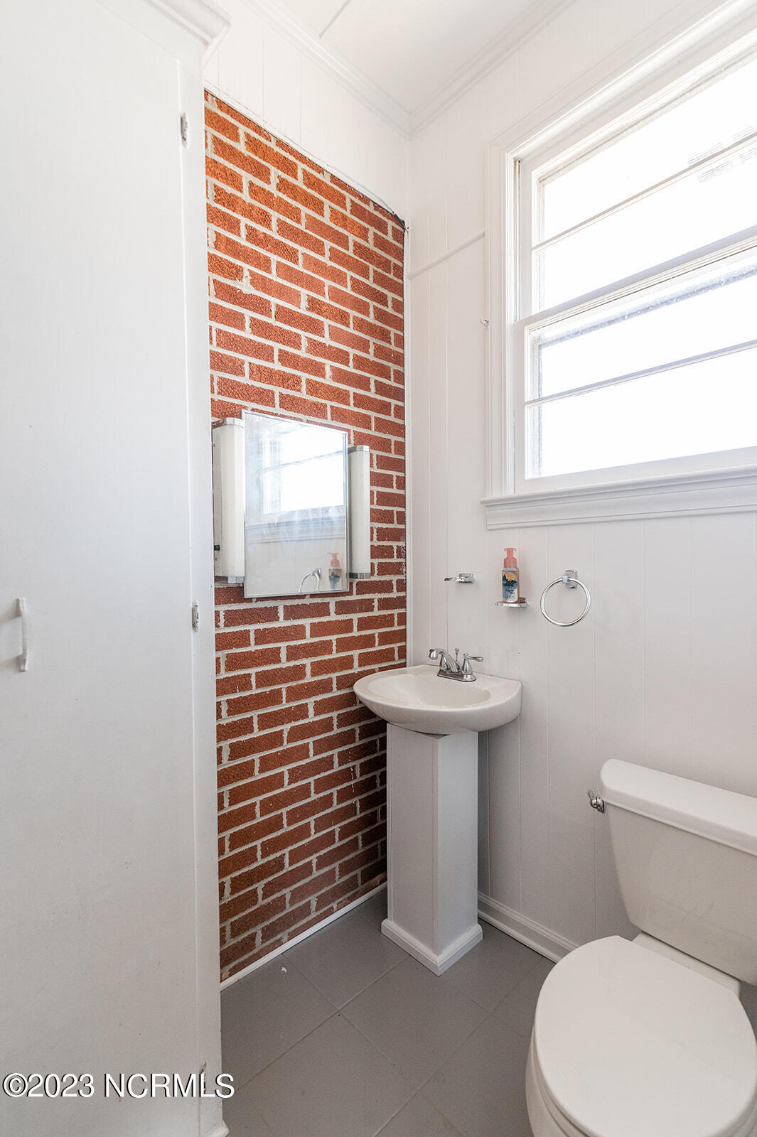1713 County Line Road Belvidere, NC 27919 - Photo 20 of 25 Full Bath in Garage