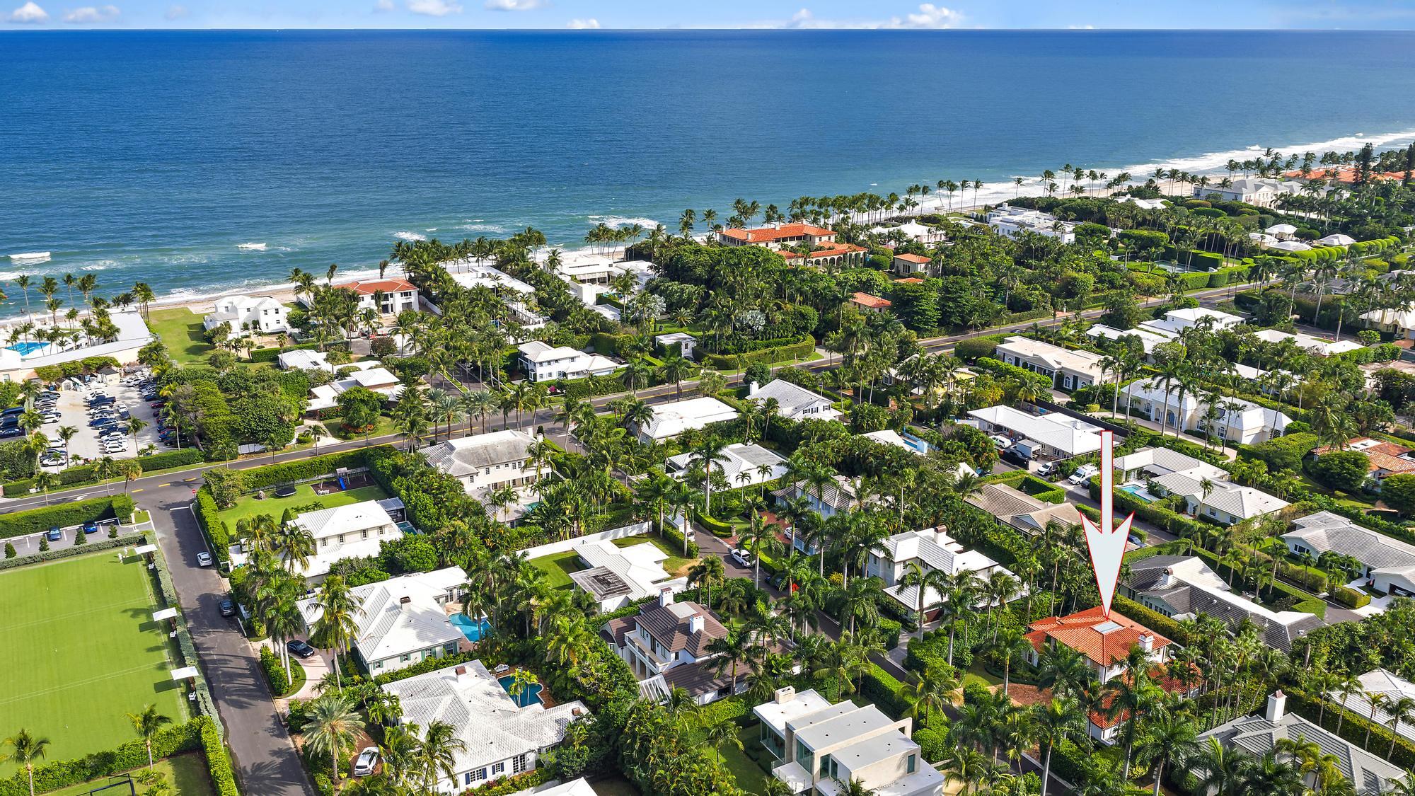 234 Ridgeview Drive Palm Beach, FL 33480 - Photo 19 of 20 a view of flowers in middle of a garden