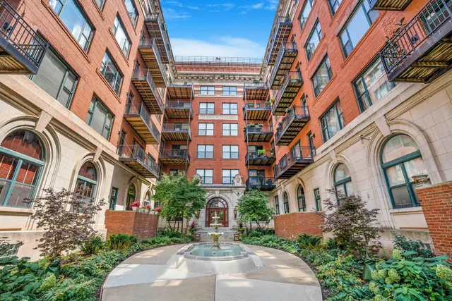 $3,200 | 1439 South Michigan Avenue, Unit 103, Chicago, IL 60605