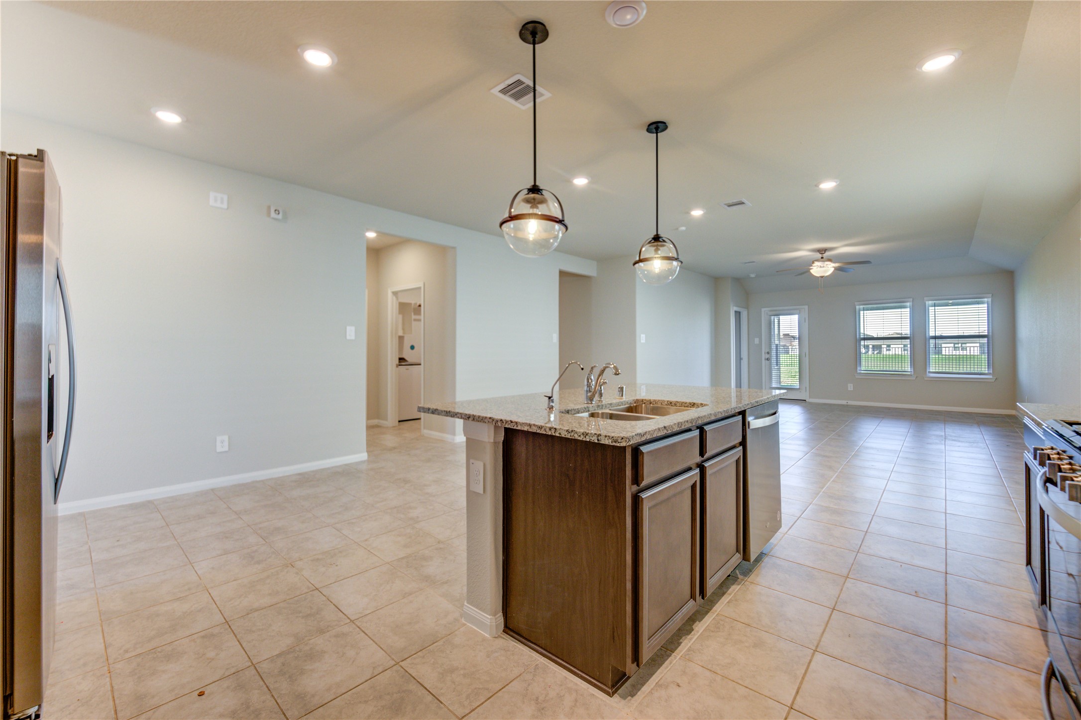 1207 Cascade Hls Drive Rosharon, TX 77583 - Photo 20 of 41