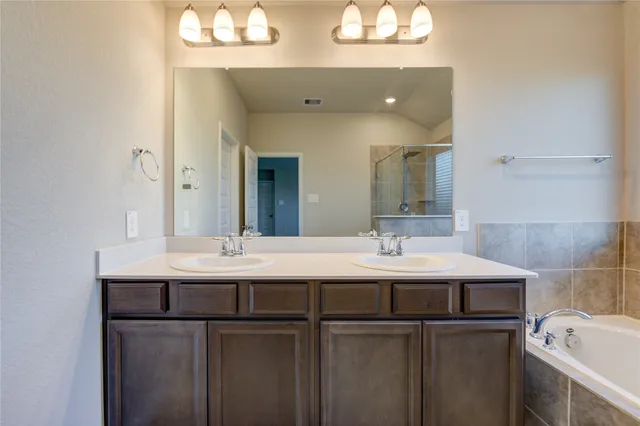 $2,500 | 1207 Cascade Hls Drive, Rosharon, TX 77583