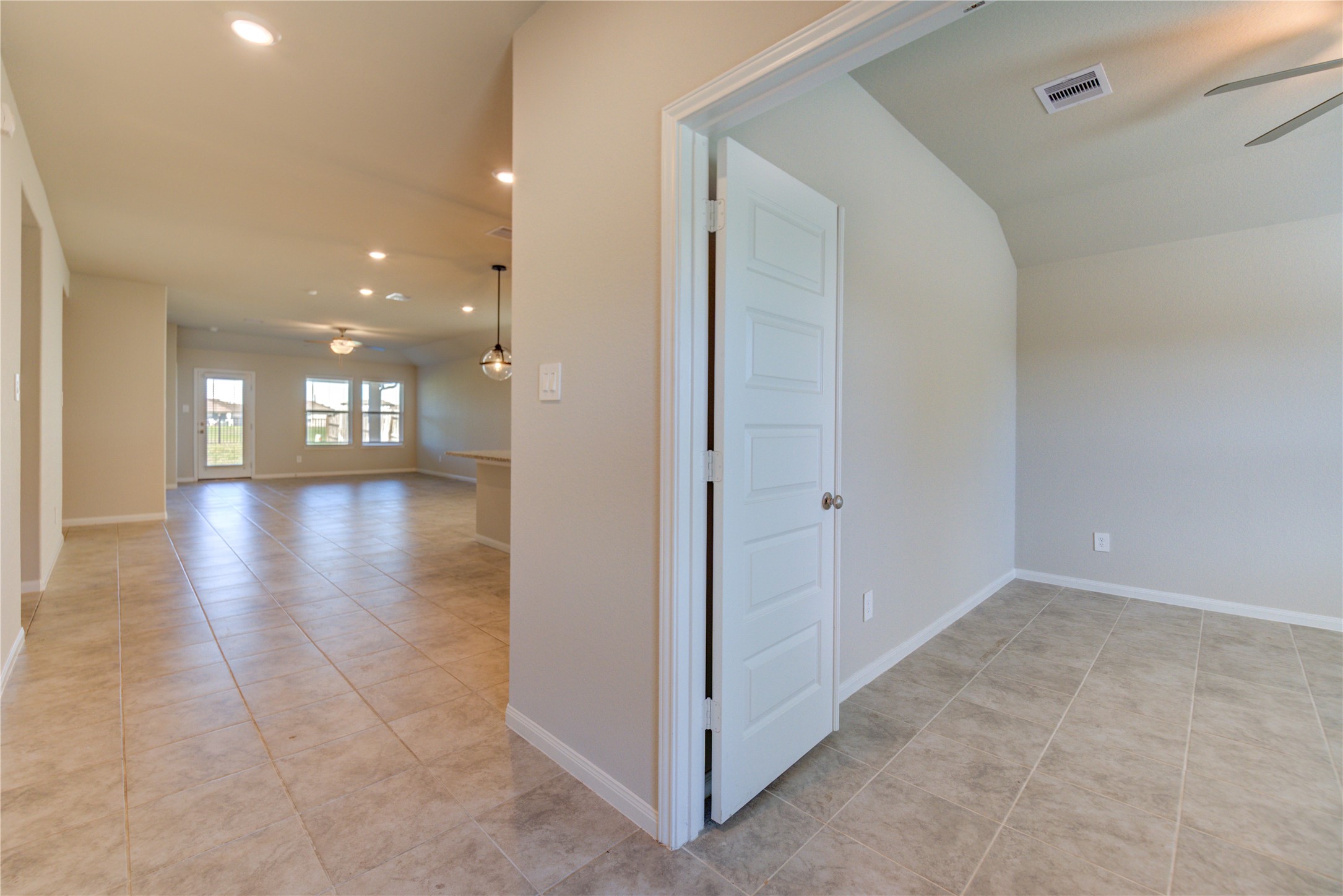 1207 Cascade Hls Drive Rosharon, TX 77583 - Photo 9 of 41