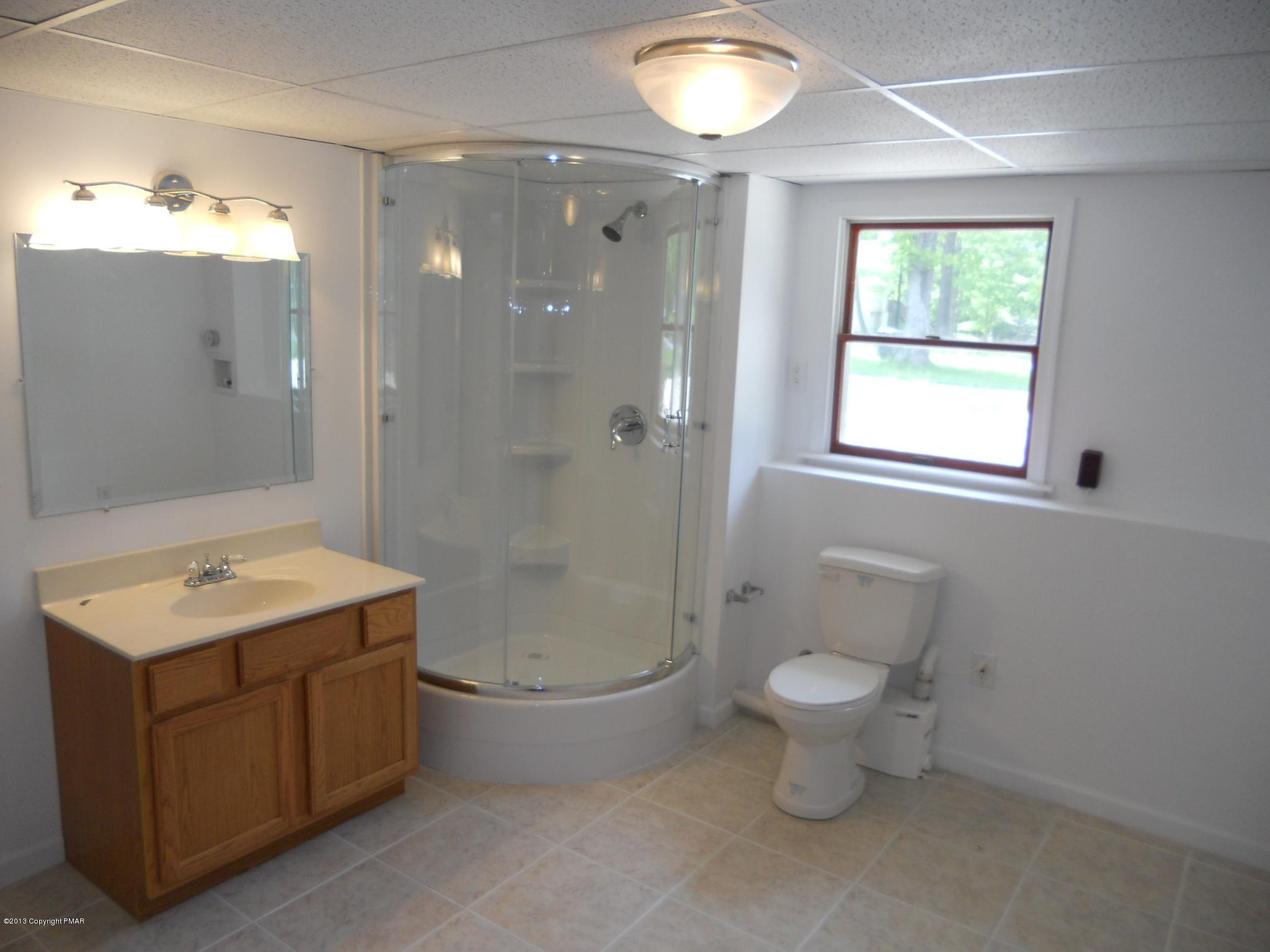 115 Kangaroo Court Bushkill, PA 18324 - Photo 12 of 16 DSCN2856