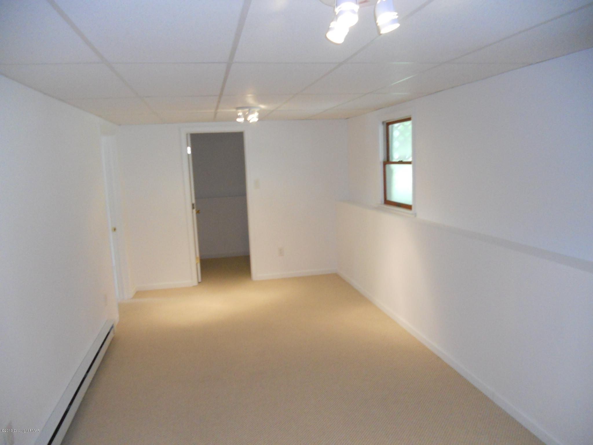 115 Kangaroo Court Bushkill, PA 18324 - Photo 14 of 16 DSCN2859