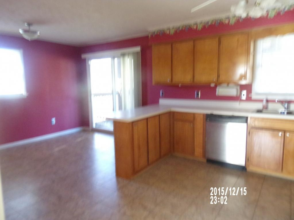 1045 Harold Cemetery Road Greeneville, TN 37745 - Photo 3 of 6 kitchen diningroom