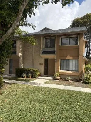 $2,700 | 68 Wimbledon Lakes Drive, Unit 68, Plantation, FL 33324