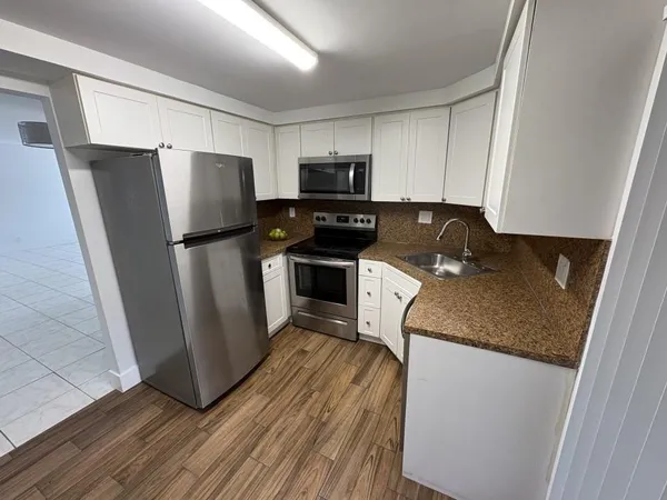 $2,700 | 68 Wimbledon Lakes Drive, Unit 68, Plantation, FL 33324
