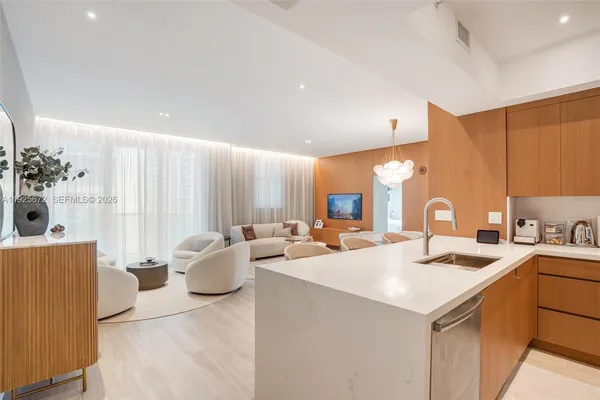 $9,995 | 31 Southeast 5th Street, Unit 3921, Miami, FL 33131