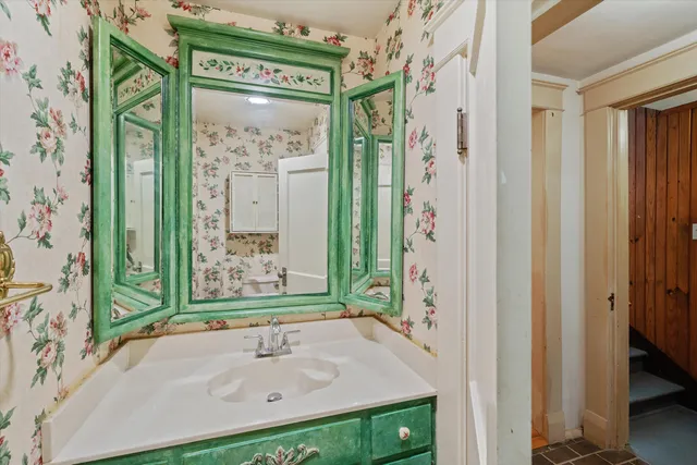 a view of entryway with a front door