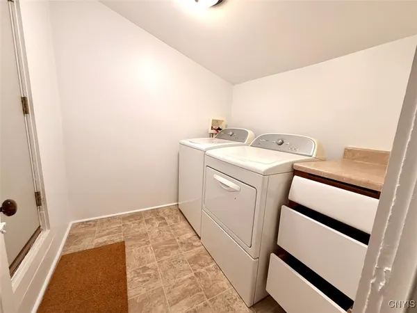 $1,300 | 88 East 5th Street, Oswego, NY 13126