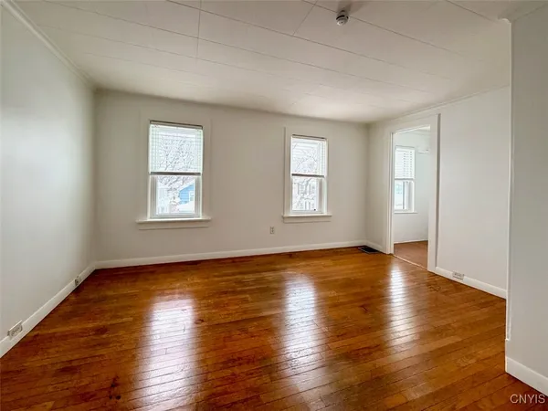 $1,300 | 88 East 5th Street, Oswego, NY 13126