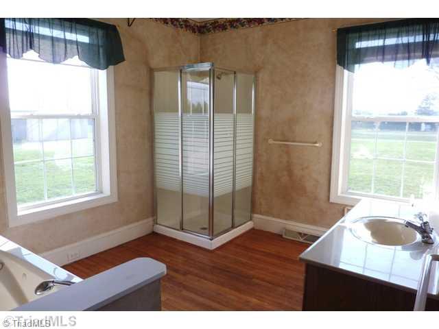 1619 Enterprise Road Lexington, NC 27295 - Photo 12 of 16 Master Bath/Spa.