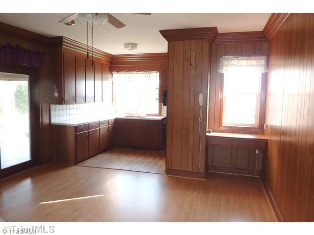 1619 Enterprise Road Lexington, NC 27295 - Photo 8 of 16 Keeping Room.