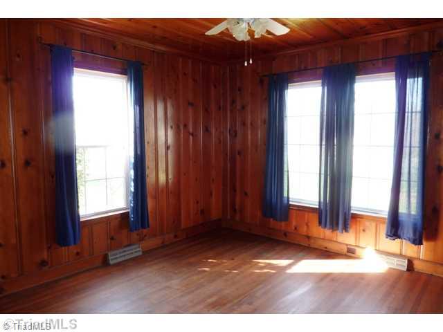 1619 Enterprise Road Lexington, NC 27295 - Photo 10 of 16 1st Bedroom.